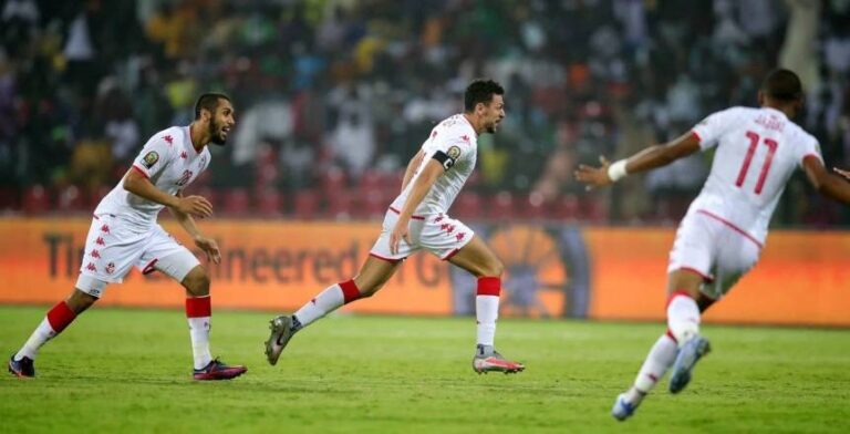 تونس تفوز على مالي بهدف وتضع قدما بكأس العالم