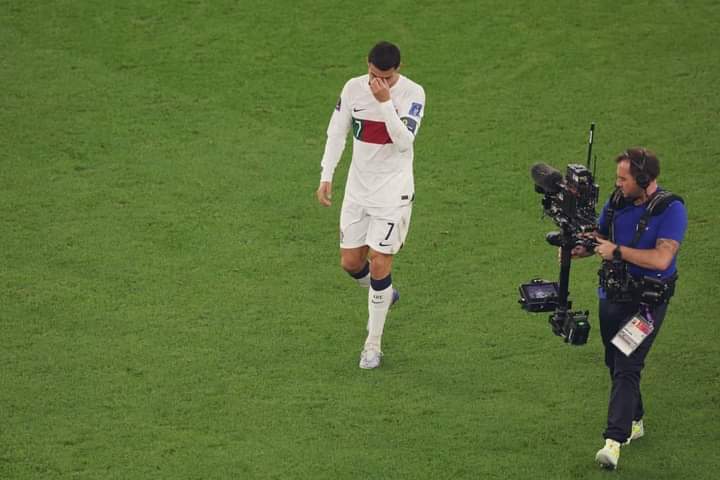 عاجل.. كريستيانو رونالدو يعتزل كرة القدم بعد الخروج من كأس العالم