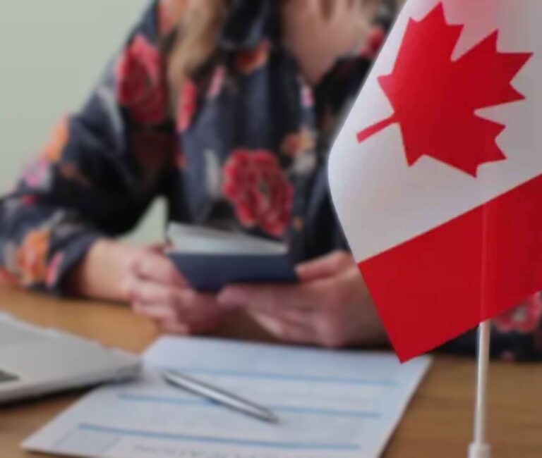 كندا تتيح تصريح عمل جديد بدخل شهري يصل إلى 16500 دولار كندي
